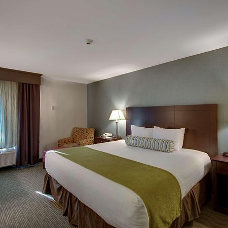 Best Western Plus, The Inn At Hampton Exteriör bild