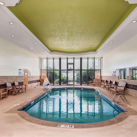 Best Western Plus, The Inn At Hampton Exteriör bild