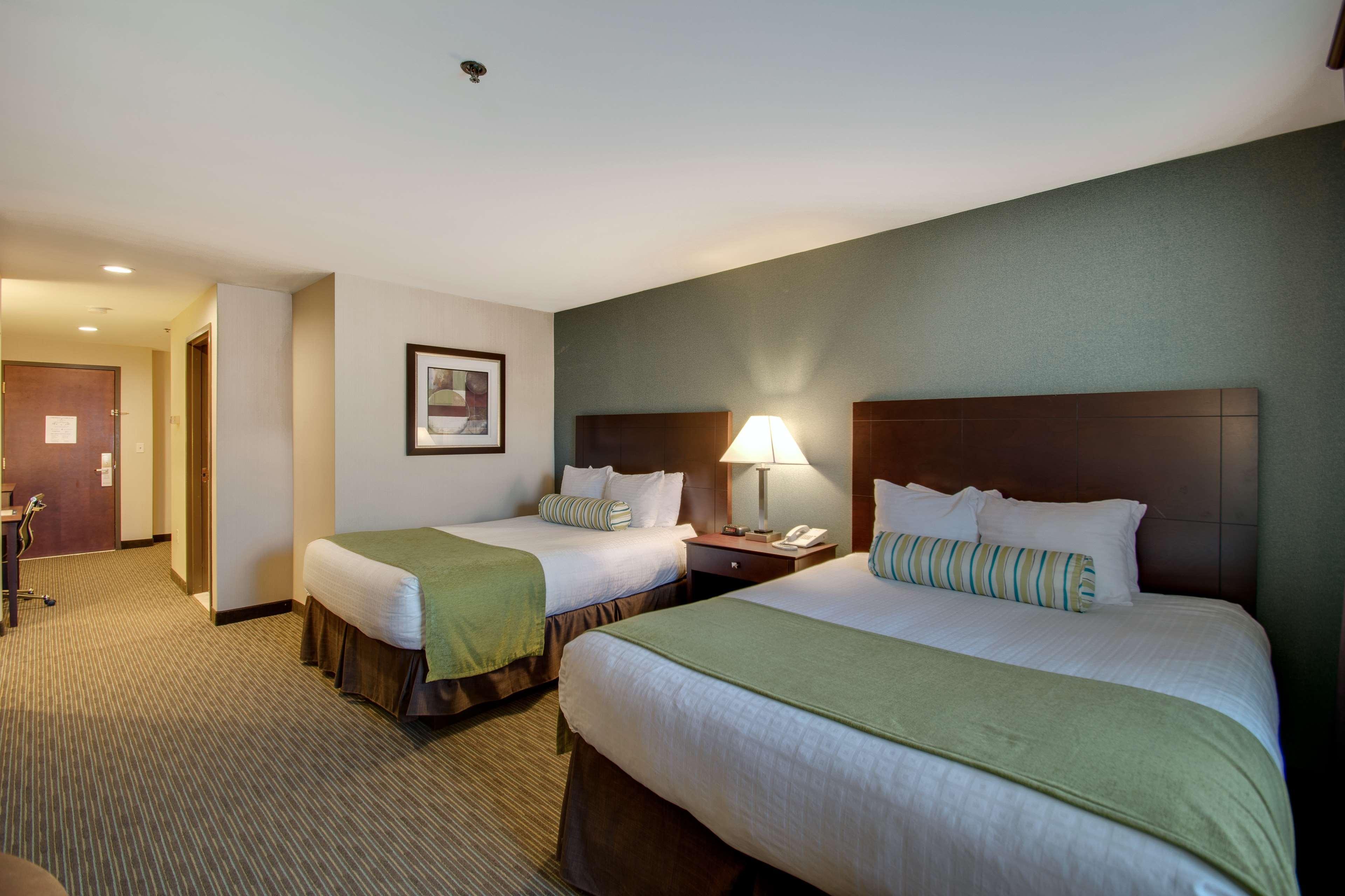 Best Western Plus, The Inn At Hampton Exteriör bild