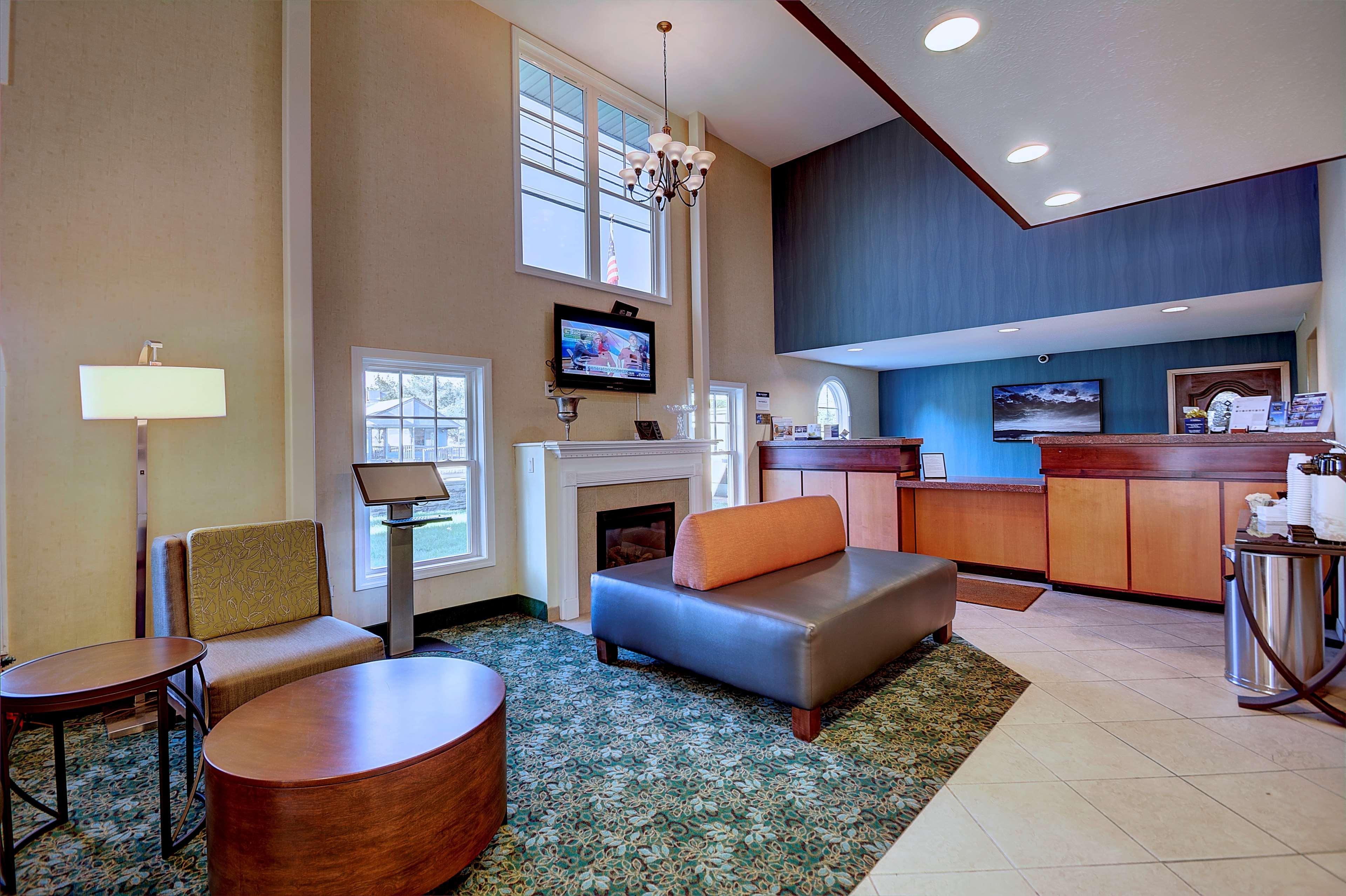 Best Western Plus, The Inn At Hampton Exteriör bild