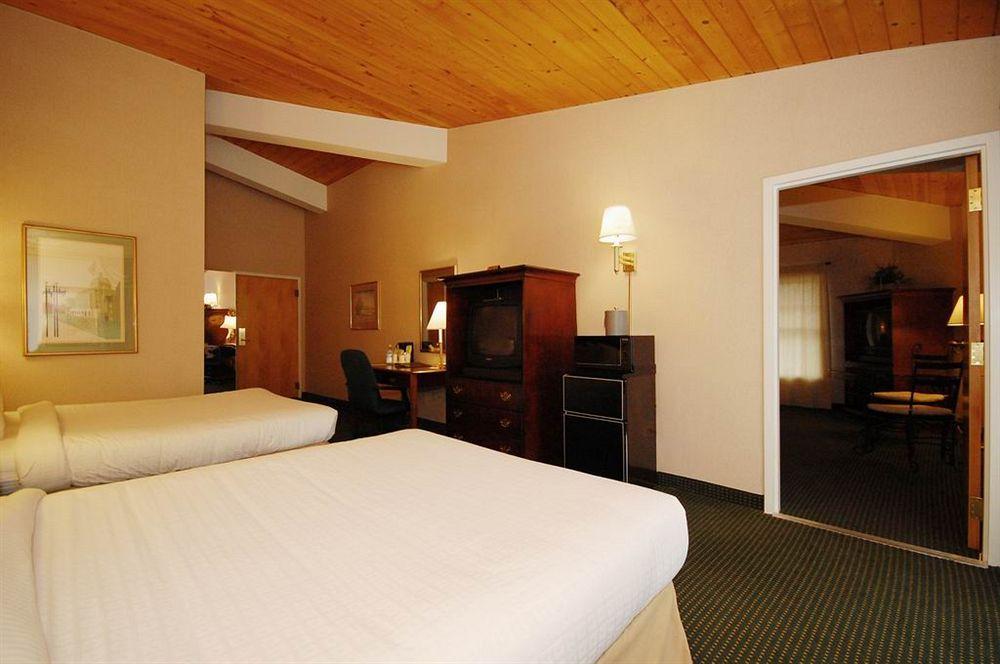 Best Western Plus, The Inn At Hampton Exteriör bild