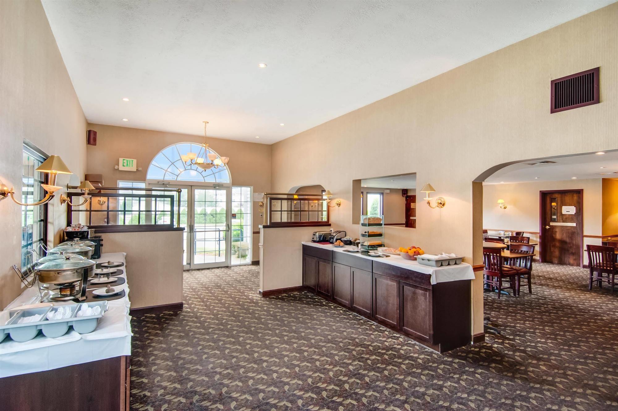 Best Western Plus, The Inn At Hampton Exteriör bild