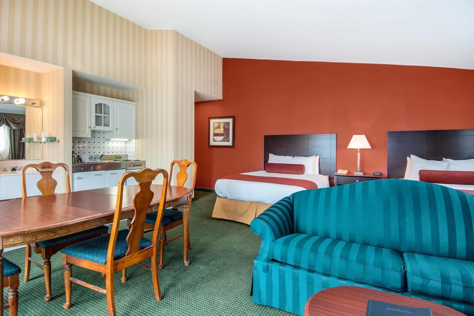 Best Western Plus, The Inn At Hampton Exteriör bild