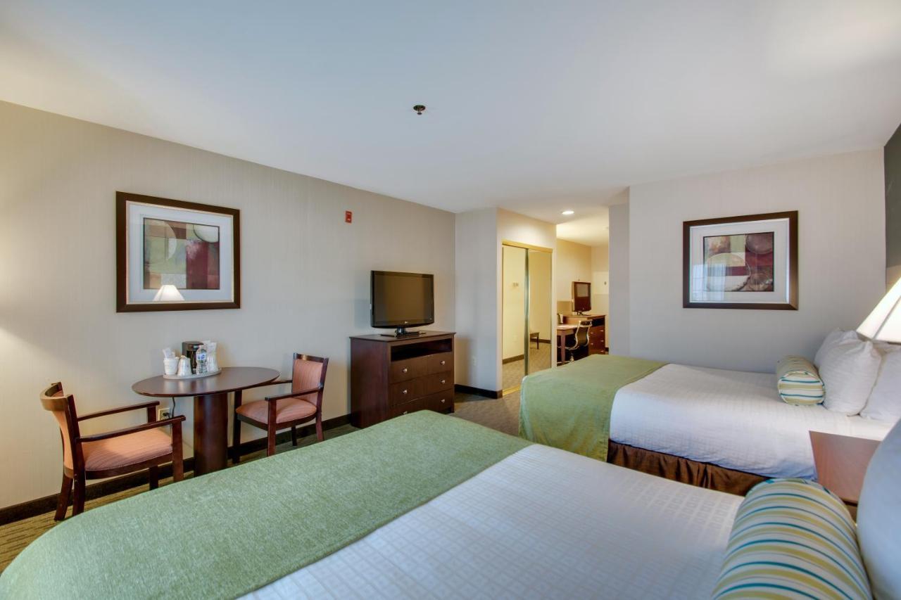 Best Western Plus, The Inn At Hampton Exteriör bild