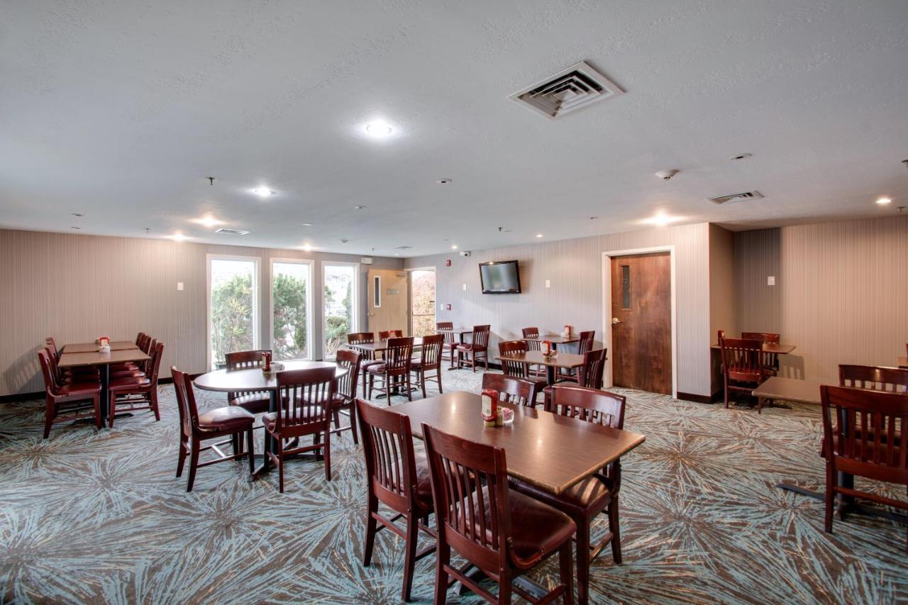 Best Western Plus, The Inn At Hampton Exteriör bild