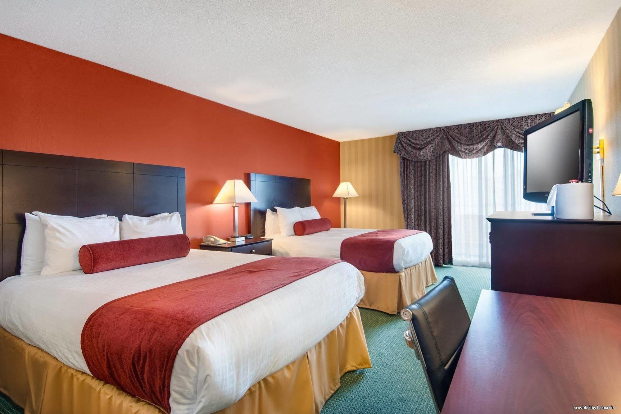 Best Western Plus, The Inn At Hampton Exteriör bild
