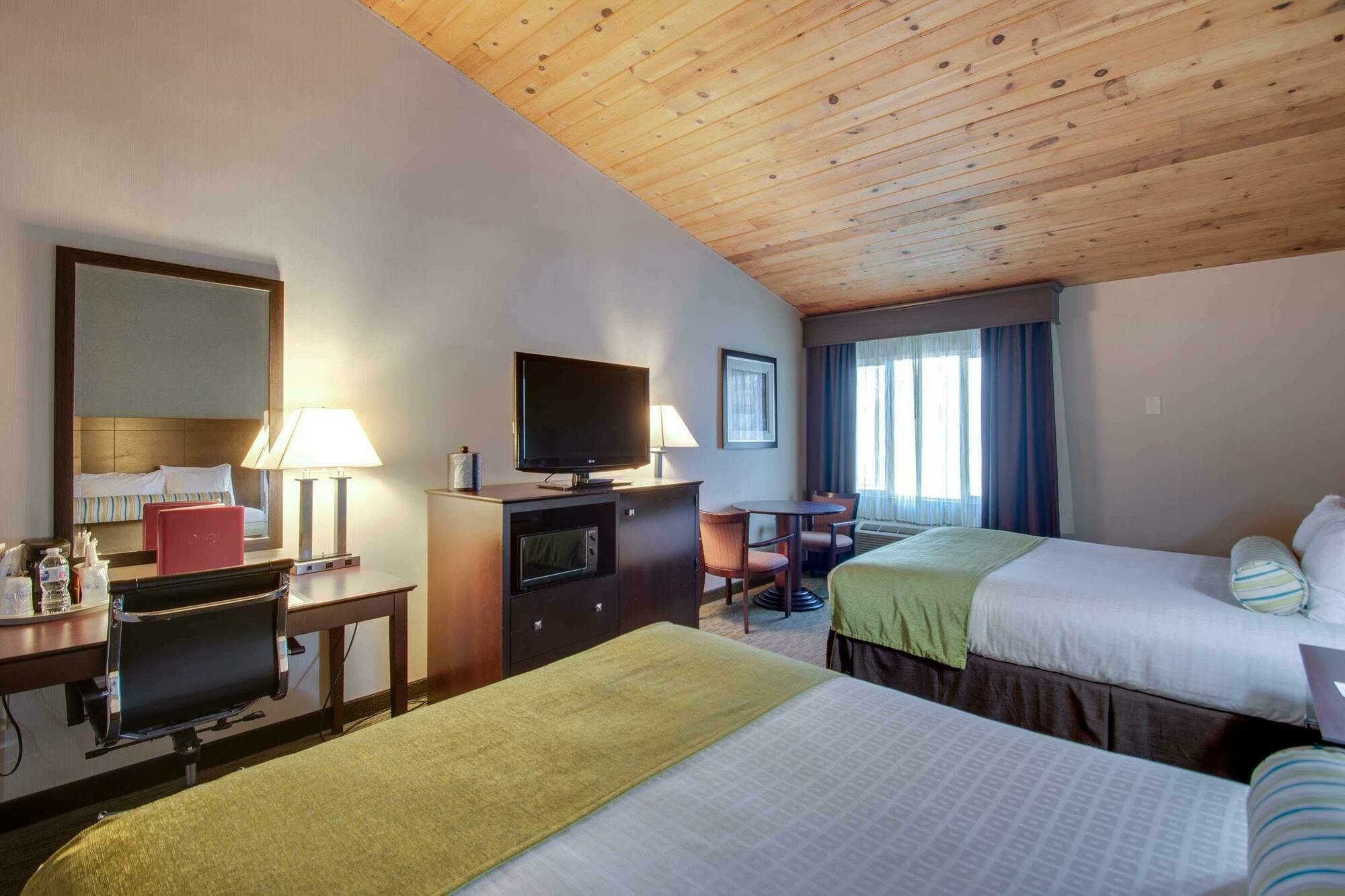 Best Western Plus, The Inn At Hampton Exteriör bild